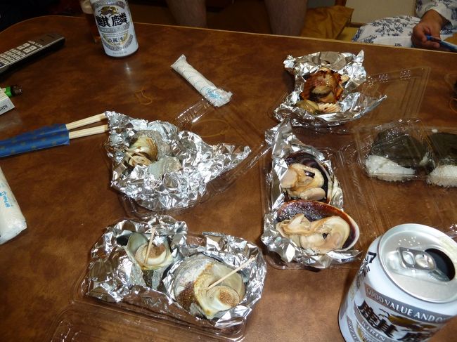 ホテルでの部屋飲み用のおつまみ<br />を用意してもらって持って帰りました。<br /><br />これだけ食べて飲んで、、、<br />1人5000円ちょっととは安い！！