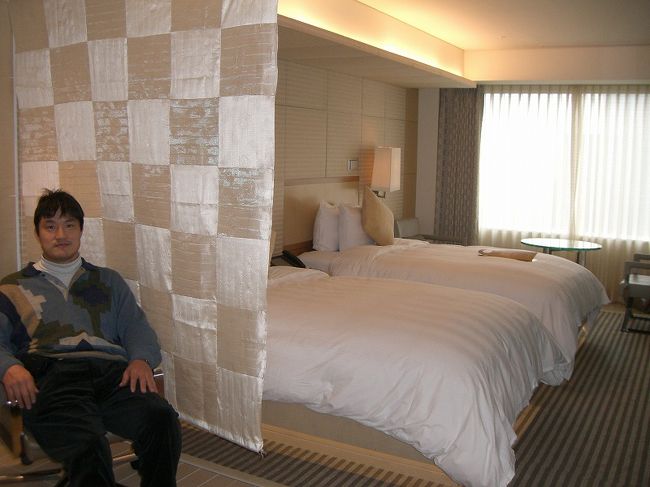 かなり以前(２５年ほど前）に一度韓国周遊の旅をしたときにソウルは訪れたことがありますが、今回はソウルのみでゆっくりが目的で丸々自由行動でしたので明洞に出やすいロッテホテルにしました。