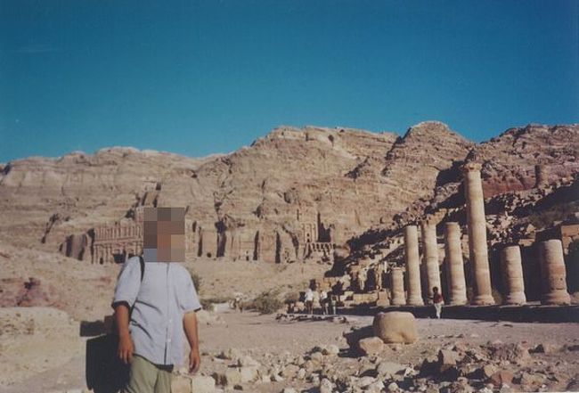 さらに奥へ行くと様々な遺跡に出会いますが、規模が広すぎすべてを見ることはできませんでした。