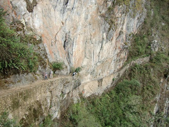 写真中央に「インカの橋」が見える。