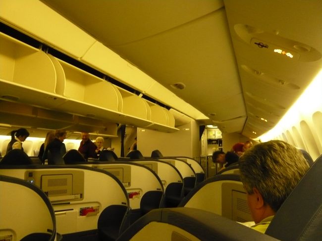 デルタ航空281便　成田⇒シンガポール<br /><br />ビジネス・エリートの雰囲気です。