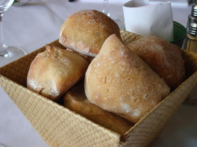 固いけど美味しいパン♪