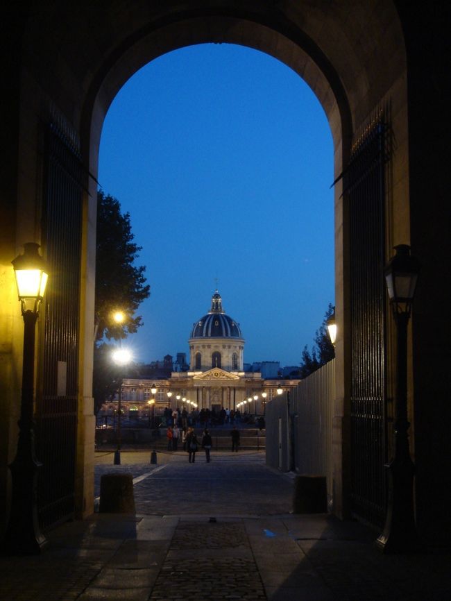 でも何よりお気に入りの風景はここからの景色！<br /><br />もう一つの外灯がついていれば完璧なのですが、残念(笑)