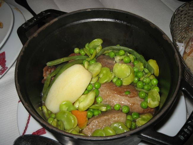 メインは鴨のココット煮。