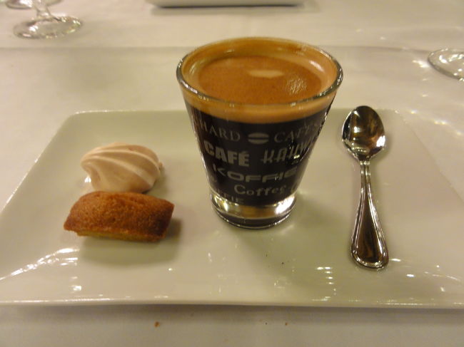 ここまでの料理に付いて、前回訪れた時よりも給仕の対応、料理の質・味も数段落ちていました、団体のお客（支那人ではありません）が入っており、全体的にざわめいていた様な気がします、料理のチョイスの間違いかもしれませんが、少しがっかり。