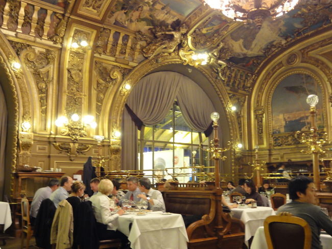 でも、店内の雰囲気は対価以上のものが有り、ここで食事ができる喜びを味わえます。