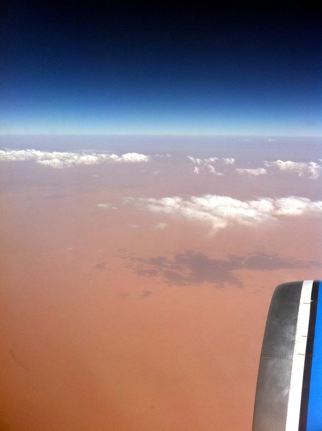 クウェートからルクソールへ。<br />エジプトの国土の９割は砂漠らしい。