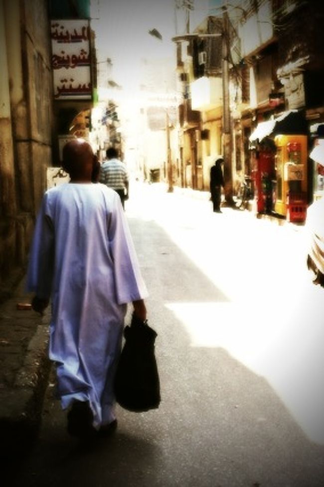ルクソールの路地裏で。