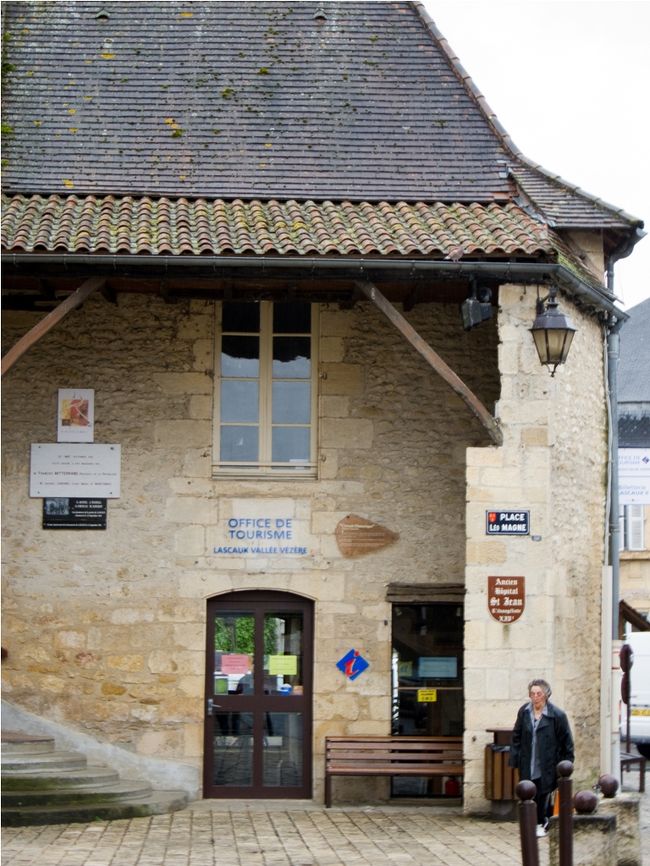 Saint Leon sur Vezere(サン・レオン・シュル・ヴェゼール)- フランスで最も美しい村巡り2010 4travel No.19-
