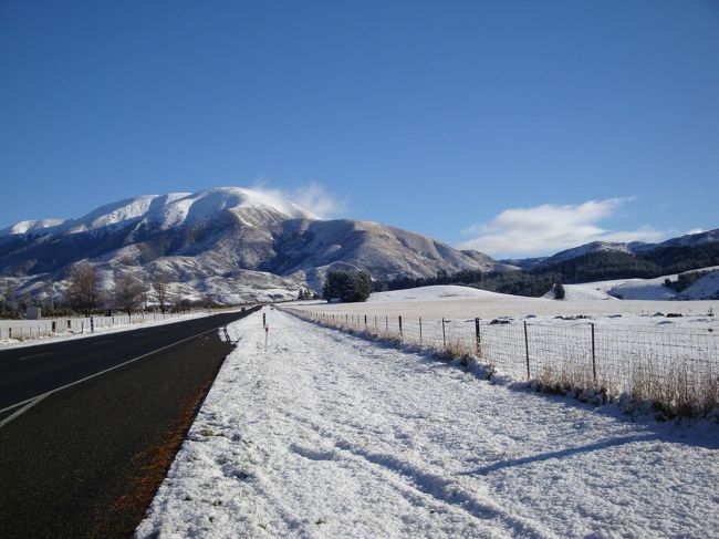 ようやく、峠越えが終わり、チェーンを外す事に。<br /><br />また、しばらく、車を降りて待ちます。。。。