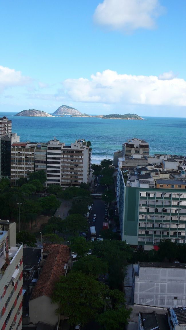 高層ビルがじゃまして、あまり景色はよくなかったですが、<br />何せ無料ですので・・・