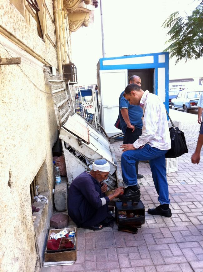 新橋で見た光景。