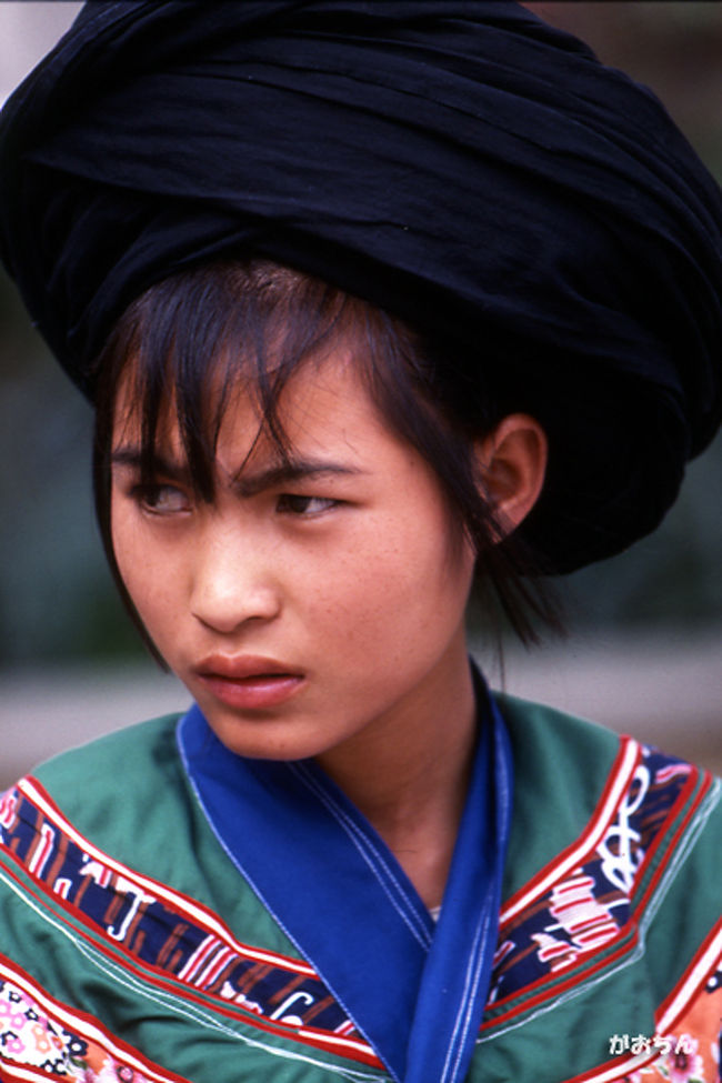 同じく、少数民族らしい表情が魅力的だったリス族。<br /><br />後に雲南の観光化や都市開発が進むにつれ、少数民族から野生の眼差しは消えていった。