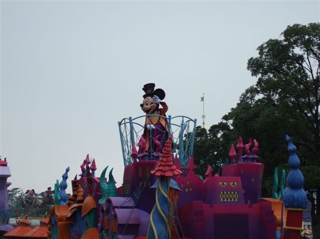 パレード<br /><br />おぉ、ミッキー！<br />こっち向いた〜(^^♪