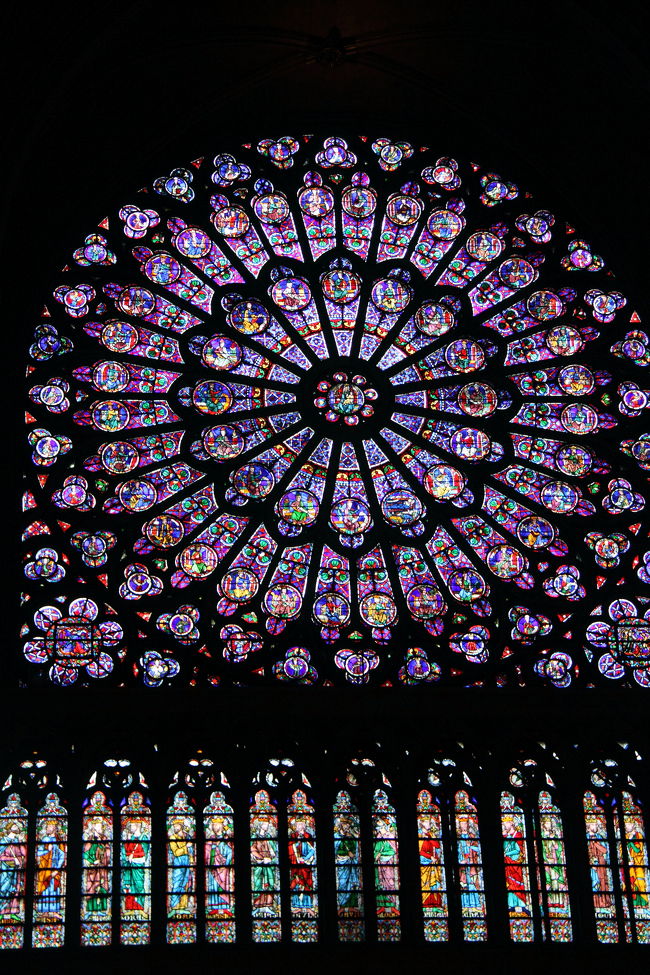 ステンドグラスがまぁ綺麗。。