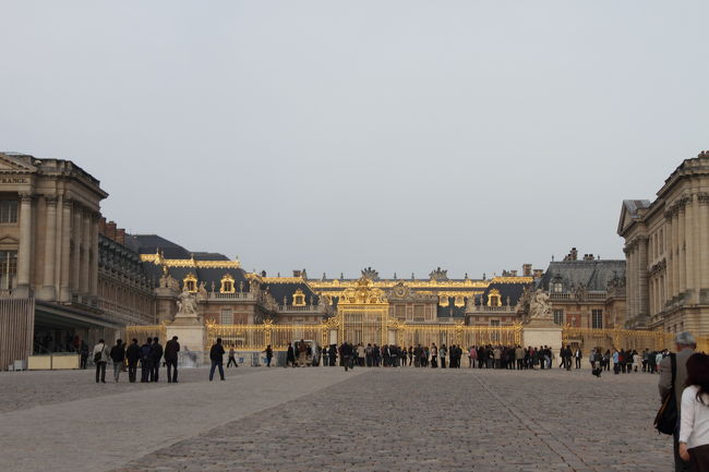 次はベルサイユ宮殿。<br />フランス大統領も推奨するフランスの観光地みたいです。