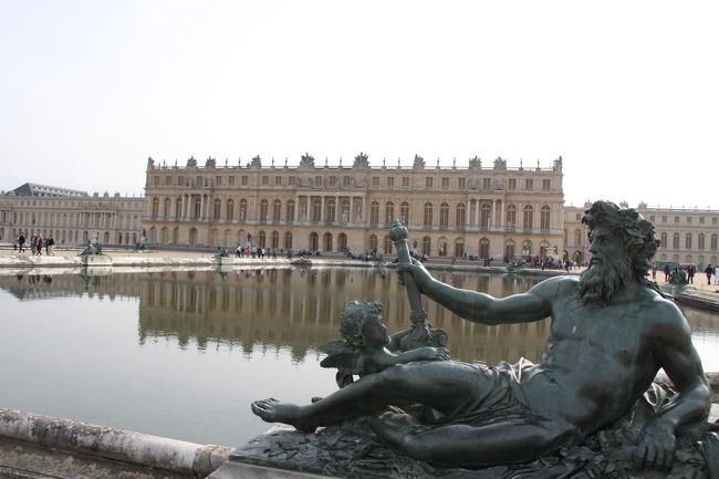 昔はここでパーティーをよくしていたんでしょう。