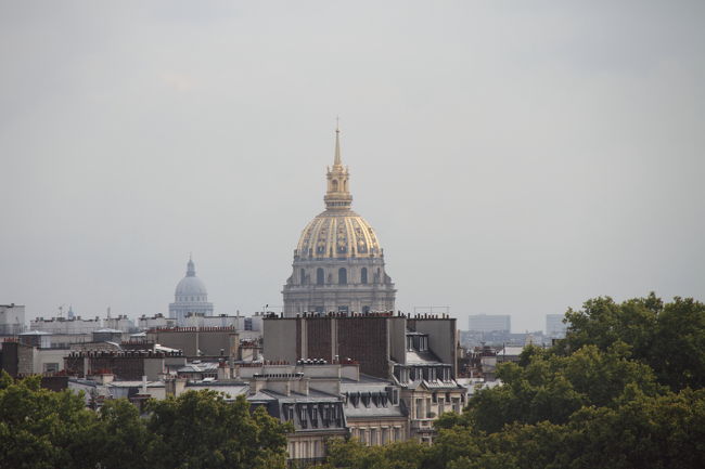 ナポレオンのお墓です。<br />本人の希望でパリの街の中にあるらしいです。