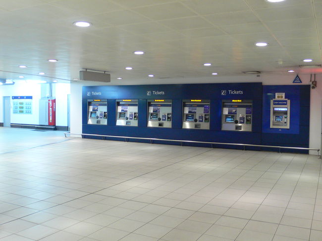 ついにロンドン着。<br />ロンドン市内まではヒースローエクスプレスに乗ってみることにしました。