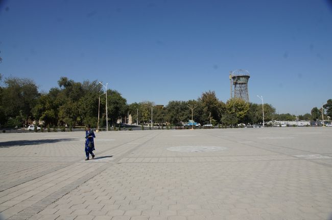 城の西側の広場も広いなぁ。