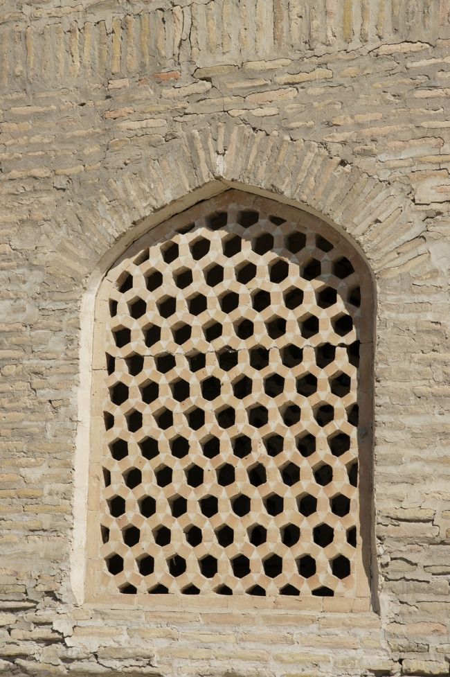 窓が素敵ですね。何の建物でしょ？