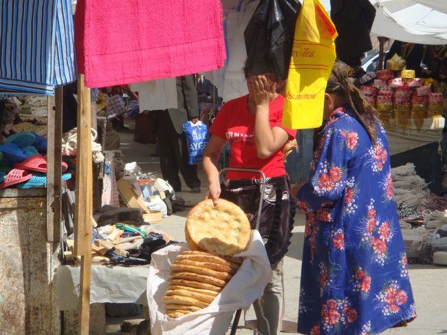 どこでも売ってるナン。