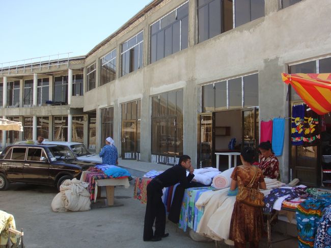 んでも、ここ、あんまり広く無いね。他行ってみよ。