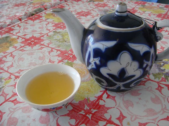 まずは、チャイ…喉乾いていたし、水持って来てないから、嬉しいね。<br /><br />んで、メニューは？