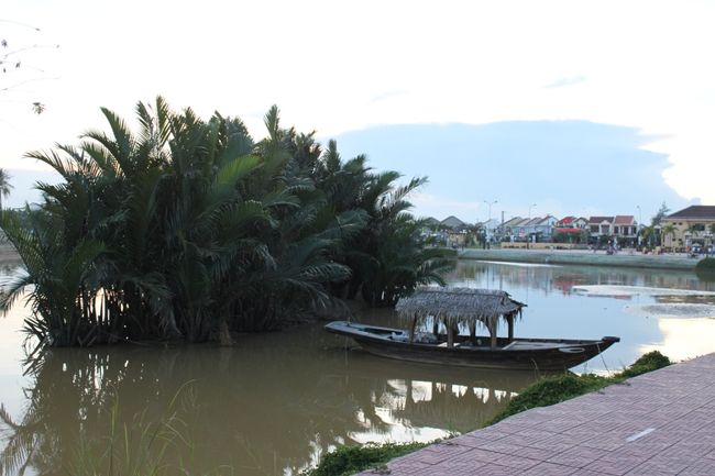 なんでベトナムの川は茶色いんだろう。