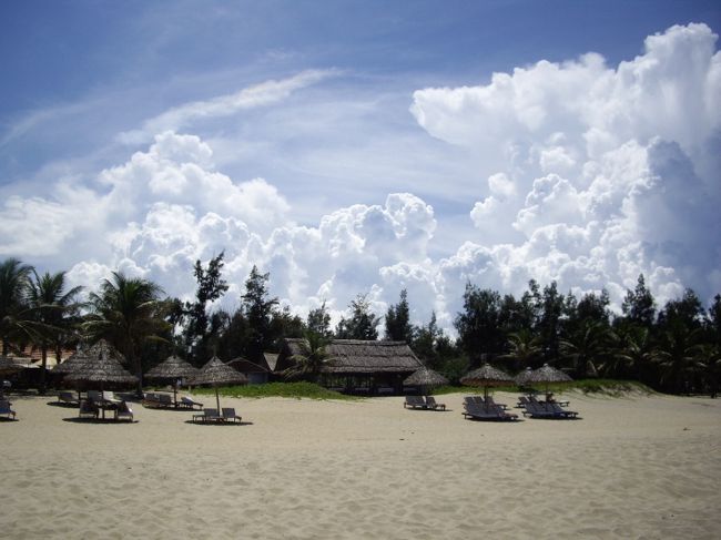 1日目は朝から4ｈくらい、<br />2日目は朝から5ｈくらい、<br />最終日は朝から1.5ｈ。<br /><br />泳いでもいい、本読んでも、飲んでも、食べても…<br />昼寝して起きても自由。時間はある。<br /><br />この上ない極上の休息です。