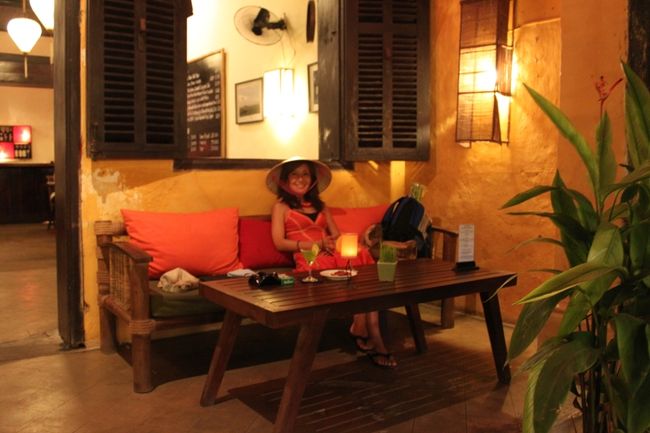 店先テラスのソファ席で、<br />世界遺産の街を見ながらリラックスしました。