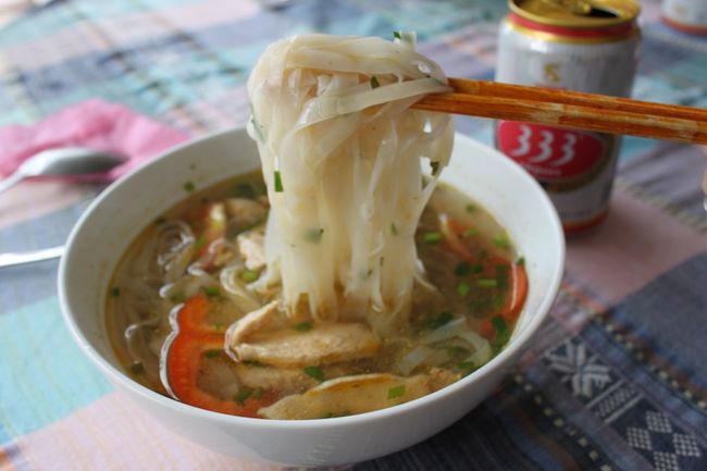 最終日、海に行き、<br />帰ってきてシャワーを浴びて、<br />パッキングして、<br />ホテルの前の食堂で最後のご飯。<br /><br />この『ベトナムヌードル』っていうメニューが美味しくて、<br />ピックアップ20分前に駆け込みで食べました。<br /><br />うまかった！！