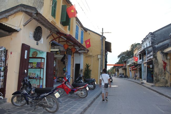 グエンティーミンカイ通り。<br /><br />ここもまたのんびりしていて素敵な町並み。