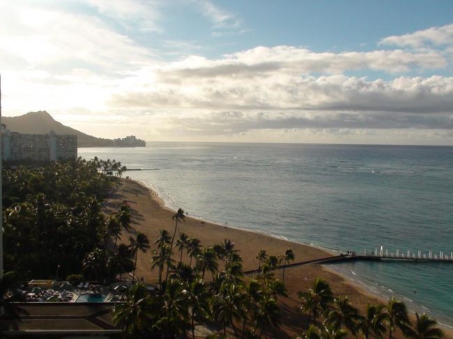 ヒルトンレインボータワー。<br />部屋からはこのような景色が毎日・・・。<br />あ〜、帰りたくない。