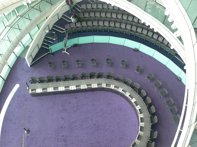 下には議会場が見えてきました。<br />