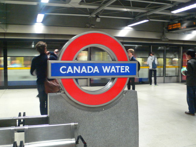 Canada Waterという駅でOverground Lineに乗り換えます。