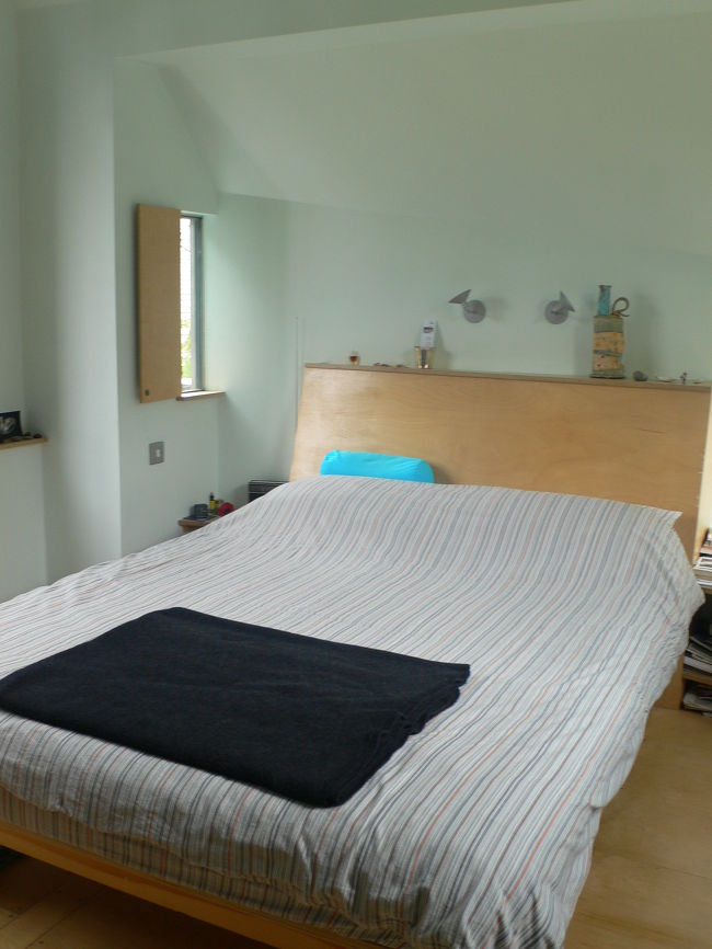 ベッドルーム。