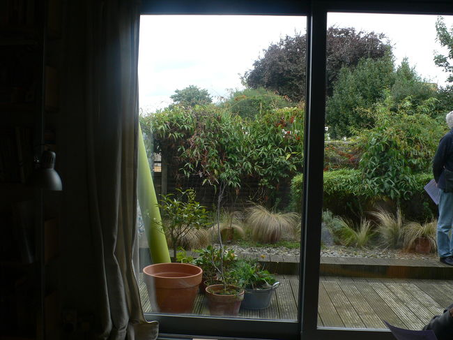 キッチン横のテラスはここまで続いています。