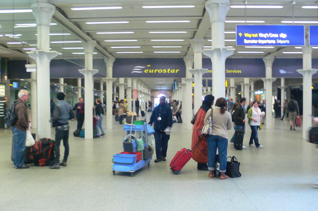 St.Pancrasはユーロスターの発着駅。何となく華やかな雰囲気。