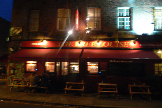 まったり楽しんでいたらすっかり暗くなっていました。<br />こういう店近所にほしい(懇願）<br />