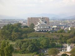 長浜城。昭和58年に再興された天守閣です。長浜城歴史博物館 400円