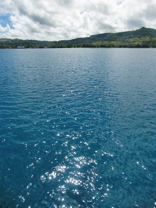 海の色が変！<br /><br />絵の具で塗ったみたいな濃い青色！