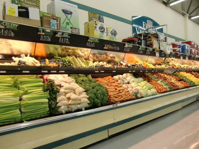 ペイレスマーケット。<br /><br />入口のウィンチェルズのドーナツも<br />買い食いする予定だったのですが、<br />満腹で断念しました。<br /><br />悔しい〜。