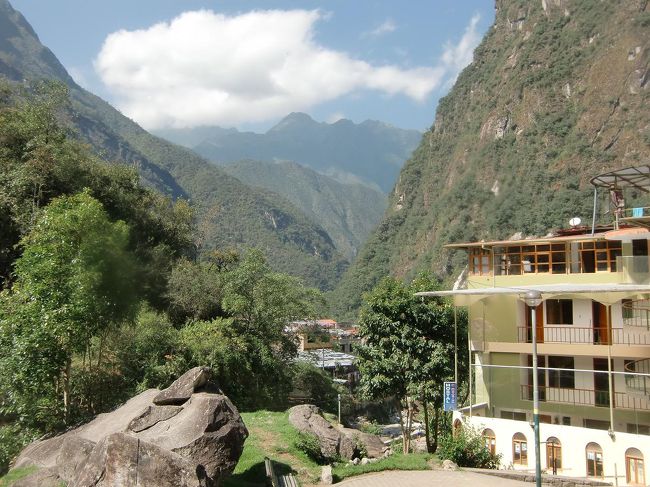 熱い湯や快適な温泉旅館に慣れている日本人にとっては「マチュピチュ温泉」は不適だと思う。ローカル色を味わいたい人はどうぞ‥‥。