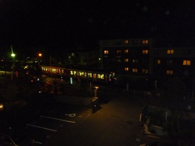 部屋からは、登山鉄道が見えるのだ。<br />なにせ、強羅駅から徒歩１分。<br /><br />