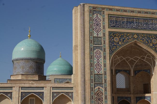 団体さんが中に入っていきますね。入っても良さそうね。