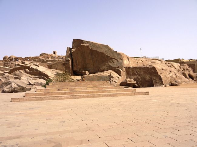 熱すぎて、バス降りて無言・・・。