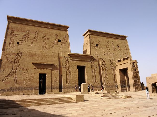 船にのって、小島へ上陸。