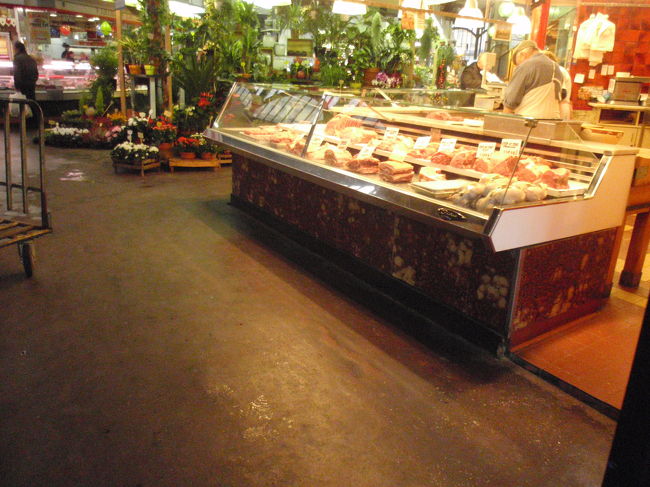 お肉屋さんと花屋さん