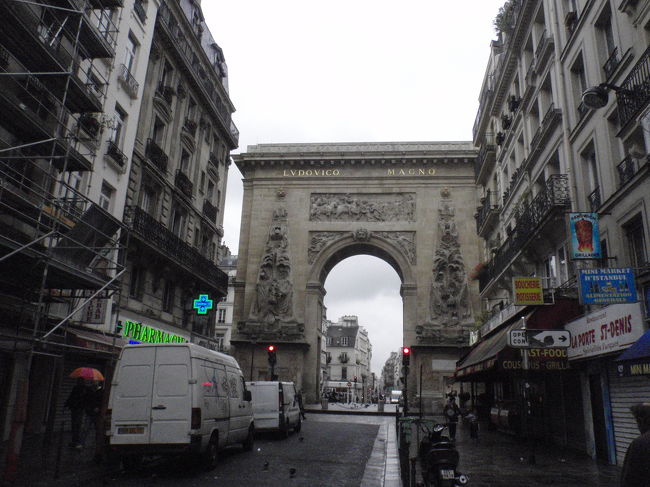 後でガイドブックで調べたらPorte St. Denisだそうです。